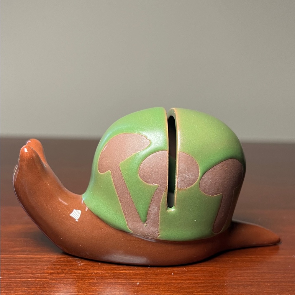 Urban Outfitters Green and Brown Mushroom Ceramic Snail Postcard Photo Holder